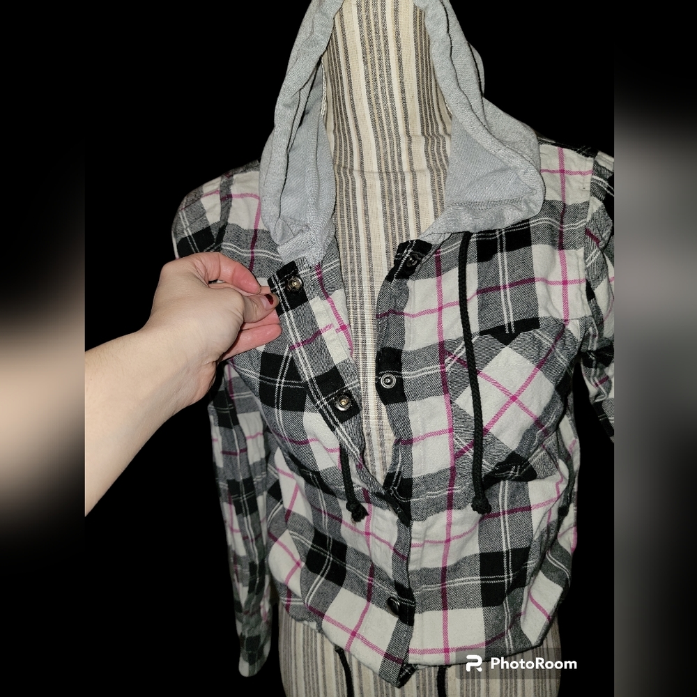 EUC Black and white hooded plaid snap up shirt - Picture 2 of 6